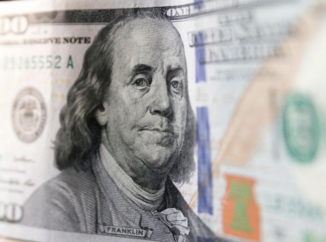 Курс долара та євро пішов вверх: скільки зараз коштує валюта