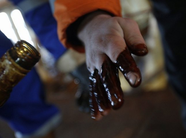 На Мукачівщині шукають людей, які причетні до крадіжки нафти