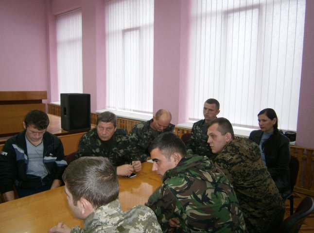 Голова Виноградівської РДА зустрівся із сім’ями військовослужбовців, рідні яких перебувають у зоні АТО