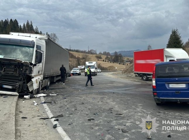 Закарпатець потрапив у аварію на трасі Київ-Чоп