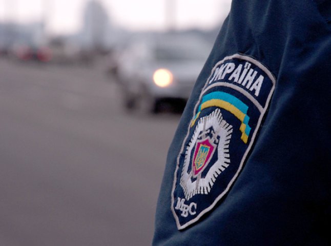 На Ужгородщині агресивна жінка накинулась на правоохоронців
