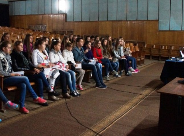 Молодь Іршавщини відвідала "Школу волонтерства"