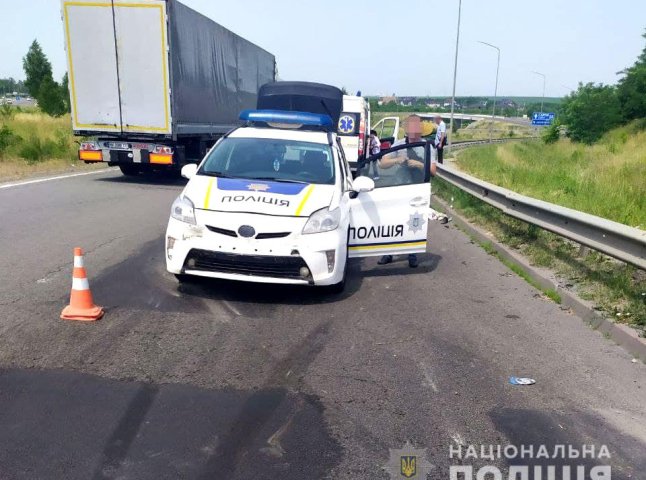 Поліцейські із Закарпаття збили пішохода. Чоловік помер