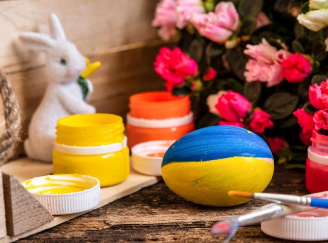 Як правильно привітатися на Великдень українською