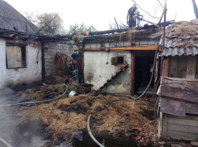 Рятувальники за добу загасили дві пожежі в житловому секторі