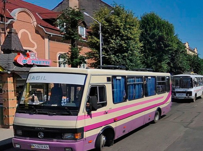У Мукачеві подорожчає проїзд у маршрутках: через місяць доведеться платити 2,50 грн (ВІДЕО)