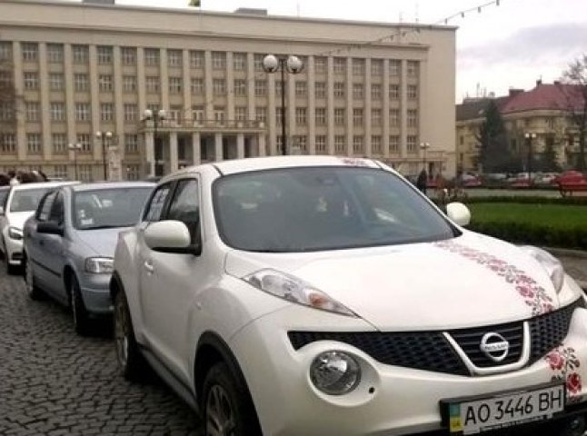 В Ужгороді стартував автопробіг "На запчастини – тільки машини"