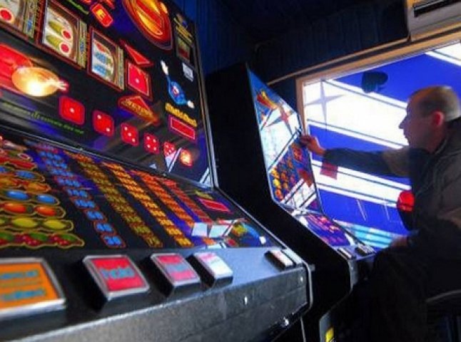Мукачівський підприємець "розкручувався" на ігрових автоматах