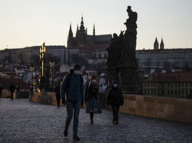 У Чехії відмовились продовжувати надзвичайний стан
