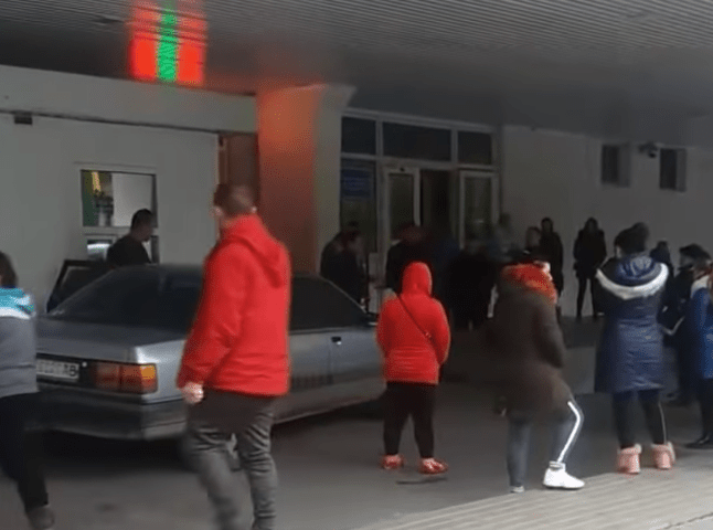 Протести тривають: оприлюднено відео бійки на КПП "Тиса"