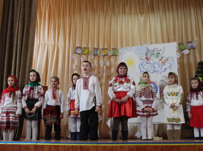 У Дубовому фестиваль «Вифлеємська зіронька» зібрав юних колядників  