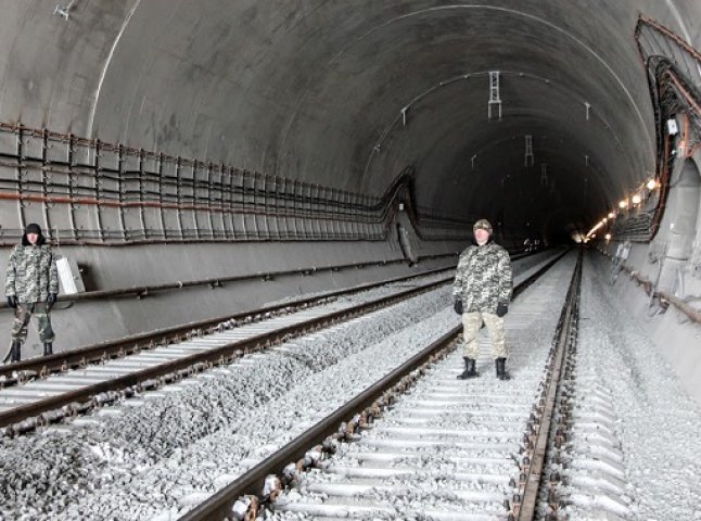 Порошенко показав цікаве відео про Бескидський тунель