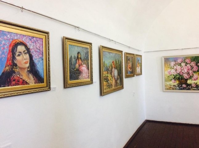 У "Паланку" відкрили виставку Тиберія Йонаша та вихованців школи ROM-ART