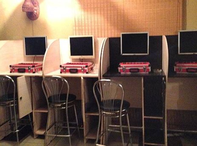 На Міжгірщині міліція викрила зал із гральними автоматами