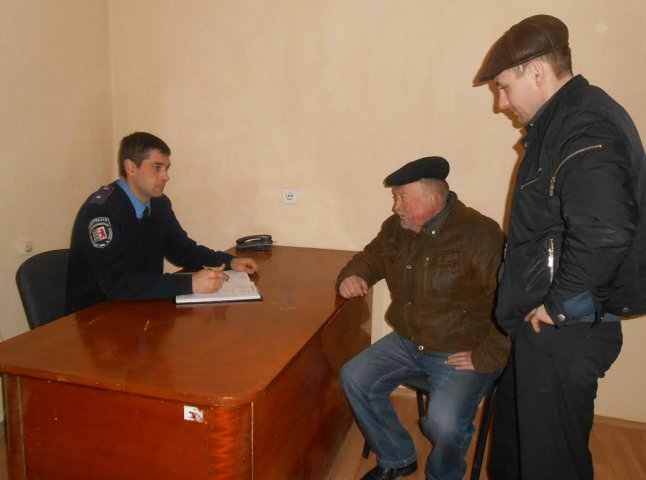 Старший дільничний інспектор Михайло Пацкан провів прийом громадян у мікрорайоні Підгоряни