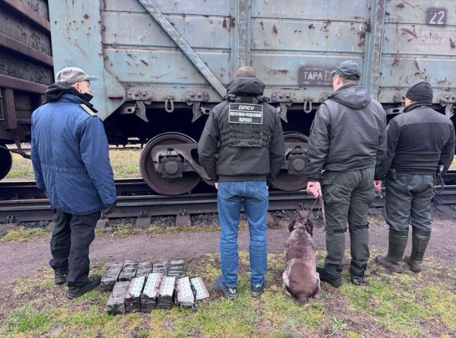 У поїзді до Угорщини правоохоронці виявили несподівану знахідку