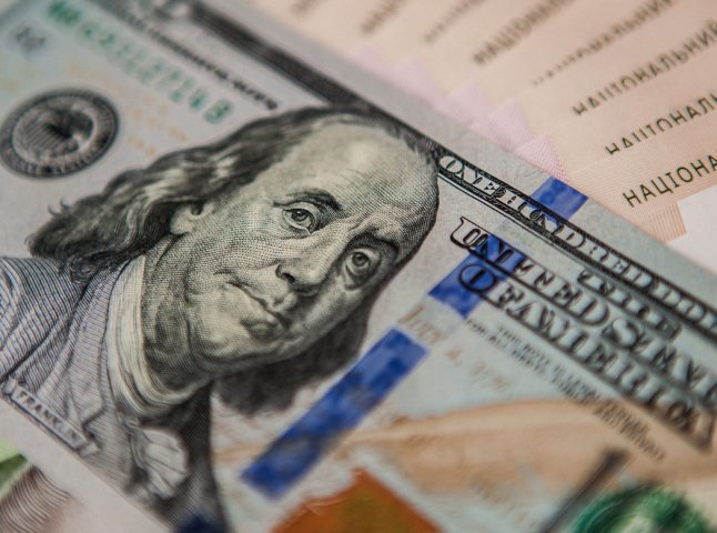 Новий курс долара здивував українців
