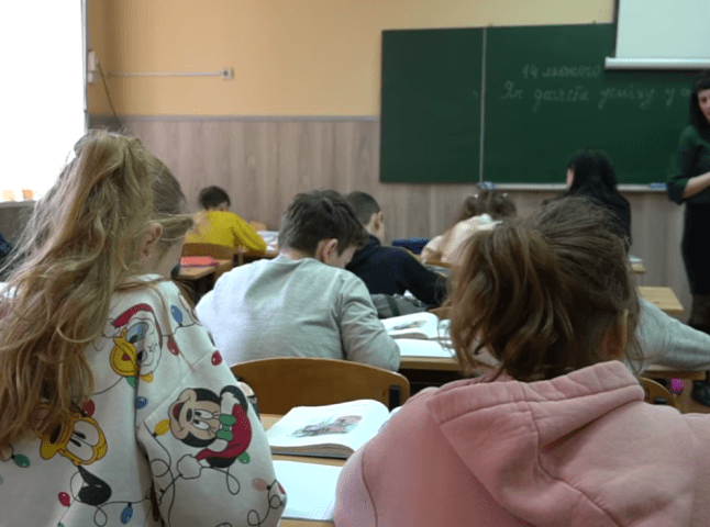 Як навчаються школярі Мукачева після зимових канікул