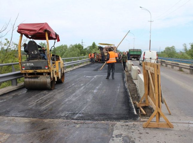 Паланківський міст у Мукачеві ремонтуватимуть ще близько місяця