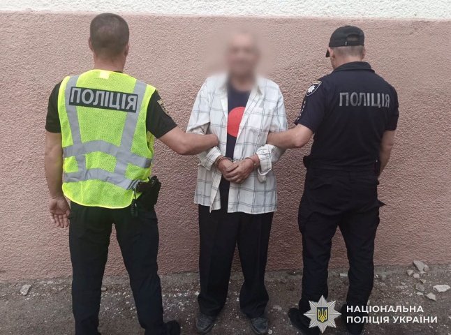 Спробував зарубати сусіда: на Берегівщині затримали зловмисника