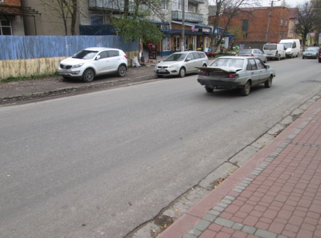 Моторошна ДТП на Тячівщині: жінка вибігла на проїжджу частину і опинилась під колесами «Opel Astra»