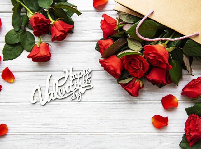 День Святого Валентина 2022: привітання, картинки та що подарувати на День закоханих