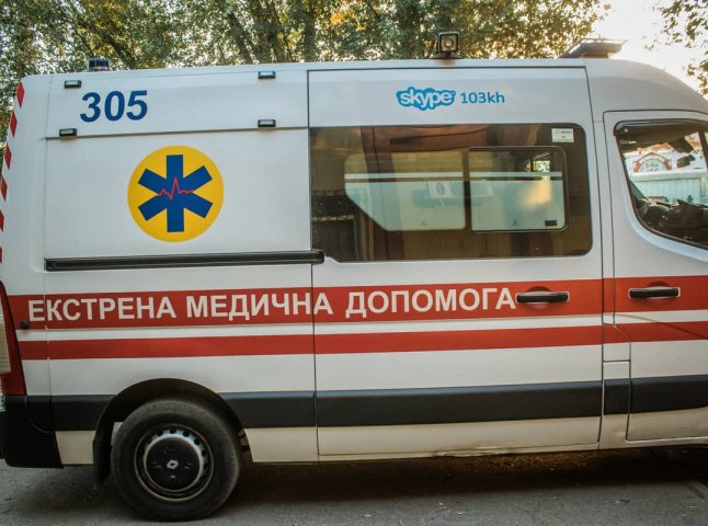 Мама з дитиною потрапили в лікарню: медики розповіли, що сталось перед цим