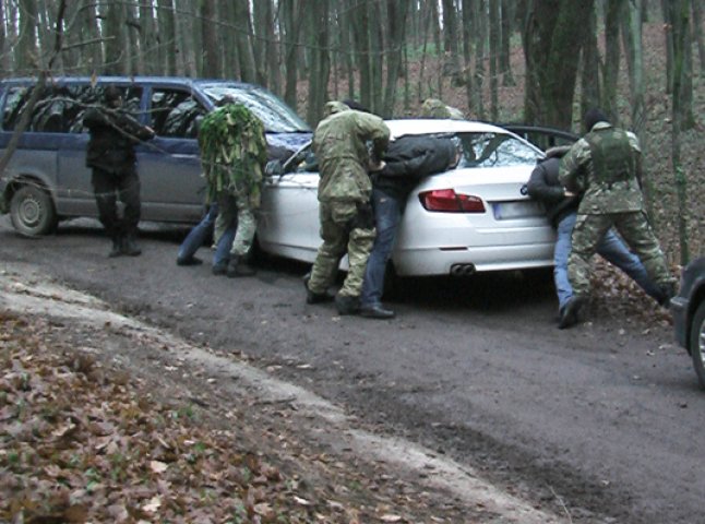 Озброєне "до зубів"  злочинне угрупування затримало СБУ поблизу Мукачева