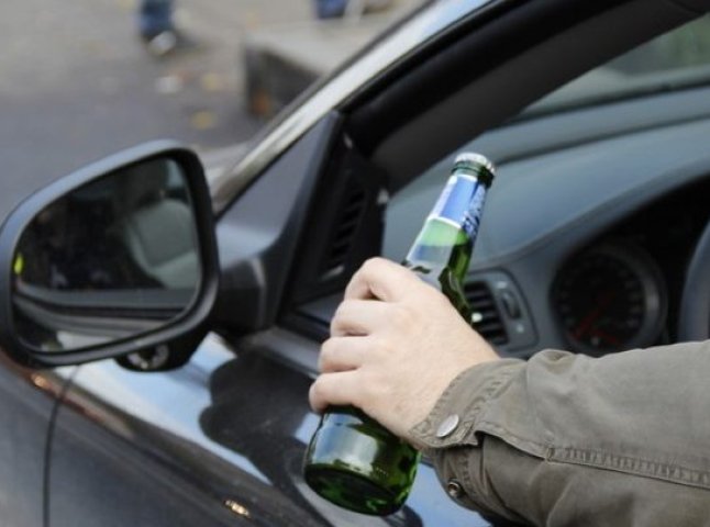 Поліція виявила трьох водіїв, які керували транспортними засобами напідпитку