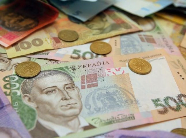 Пенсії в Україні перерахували: на скільки зросли доплати