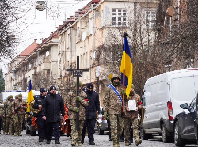 В Ужгороді попрощались із солдатом, якого 18 місяців вважали зниклим безвісти
