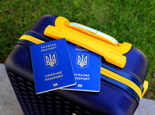 Для українців, які будуть їхати за кордон, зробили уточнення про новий маршрут