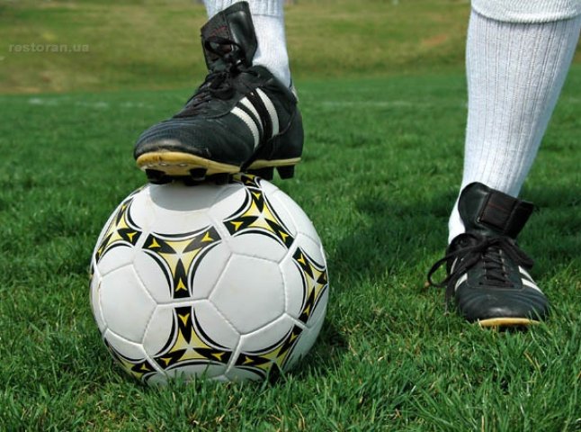 Закарпатські журналісти розімнуть м’язи на футбольному полі у своє професійне свято