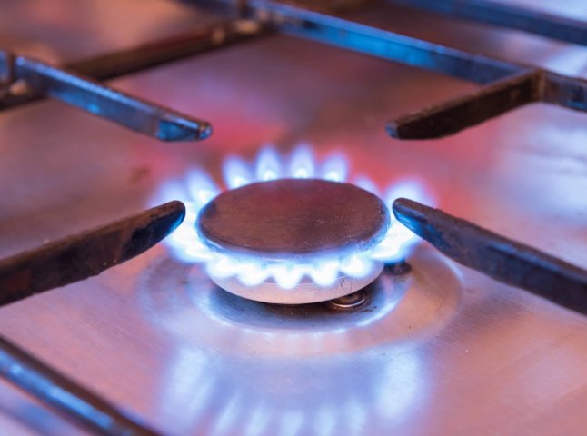 Тим, хто має газову плиту, радять поставити вдома рятівний прилад: ціна в 2026 році