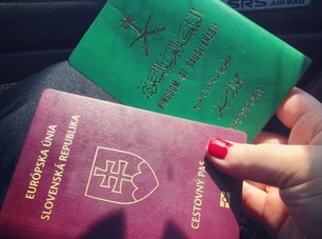 Словаки підрахували, що найбільше паспортів минулого року видали українцям