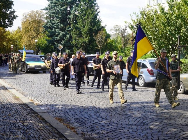 Поховали 39-річного військового, який загинув на Донеччині