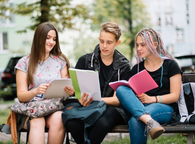 Вступникам дадуть від 17 000 гривень: хто зможе платити менше за навчання