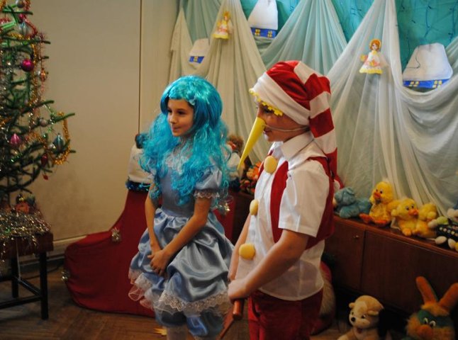 В Мукачівській дитячій бібліотеці відзначили День Святого Миколая (ФОТО)