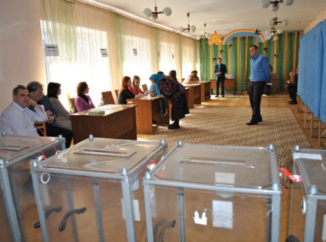 В Ужгороді межі виборчих дільниць стануть більшими