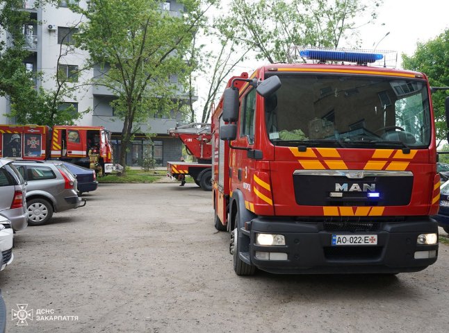 В одній із багатоповерхівок Ужгорода вчора спалахнула пожежа В одній із багатоповерхівок Ужгорода вчора спалахнула пожежа