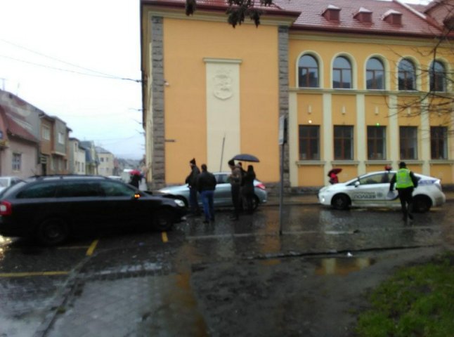 Вранці у Мукачеві трапилась потрійна ДТП