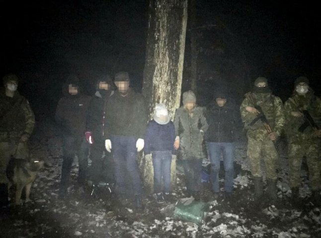 Поблизу кордону зі Словаччиною помітили шістьох іранців