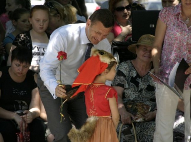 Ужгородські регіонали влаштували свято для дітей (ФОТО)