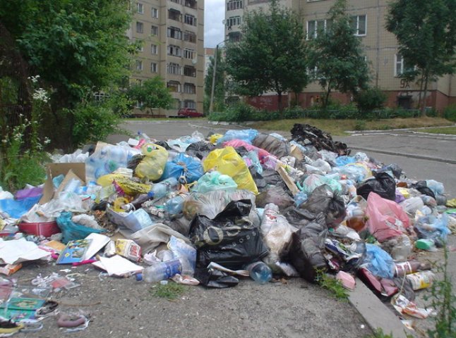 Закарпатська влада повернулася обличчям до проблеми сміттєзвалища в Рахові