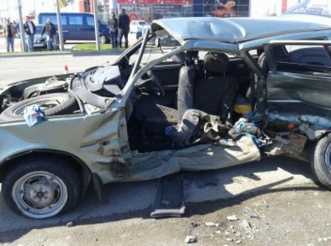 Внаслідок ДТП при в’їзді в Мукачево водій потрапив у реанімацію