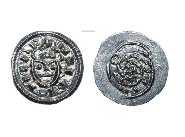 В Ужгородському замку знайшли старовинну монету