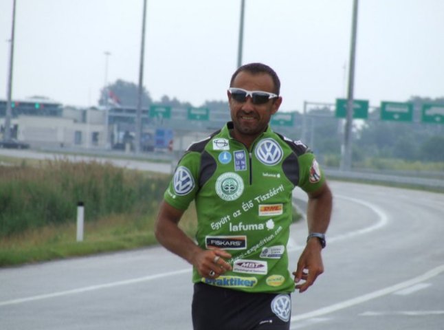 Спортсмен з Угорщини здійснив пробіг заради підтримки Закарпаття
