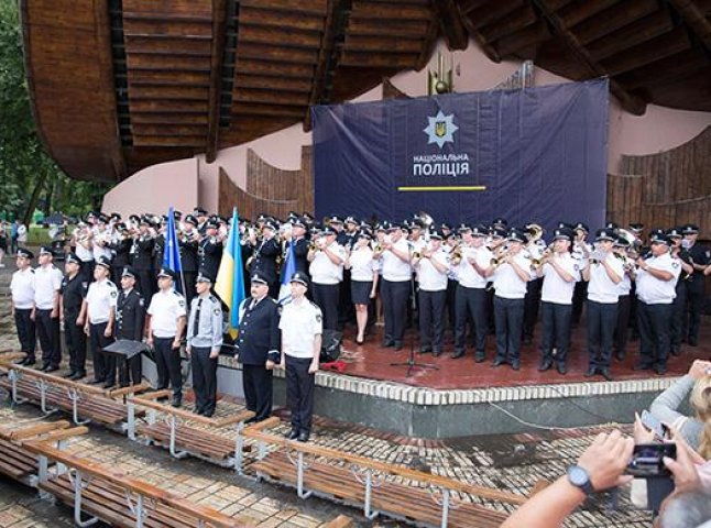 Оркестр закарпатських поліцейських долучився до рекорду України
