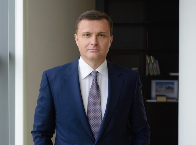 АРМА продало Льовочкіну 460 гектарів землі у Закарпатській області всього по 2000 гривень за сотку