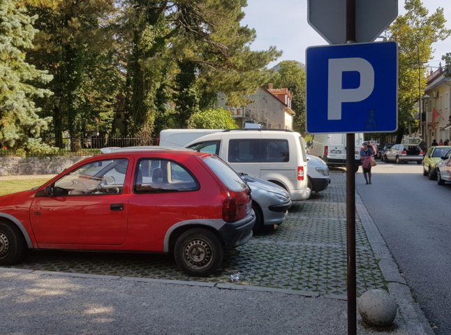 В Ужгороді зроблять більше парковок